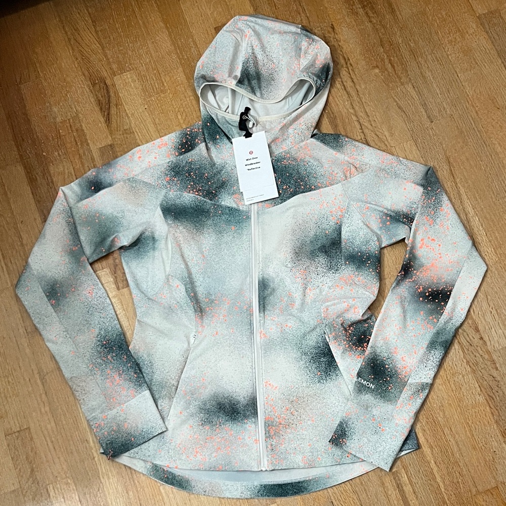 lululemon athletica Mist Over Windbreaker Reflective - Grey & Orange